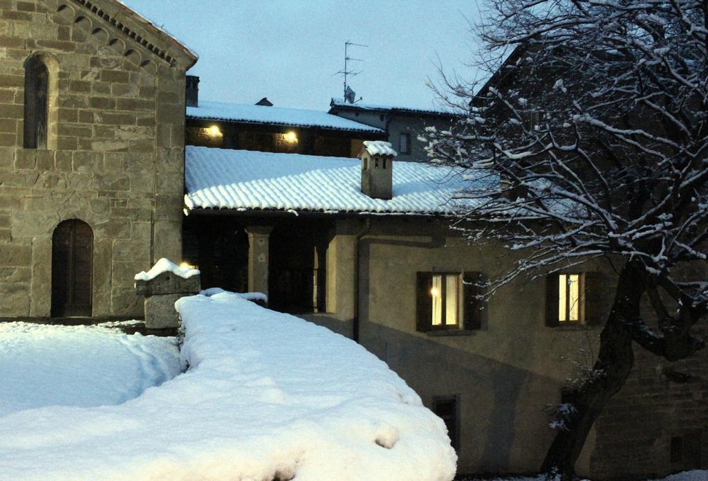 Historical House Medieval Abbey - Al Chiostro Sotto il Monte Номер фото